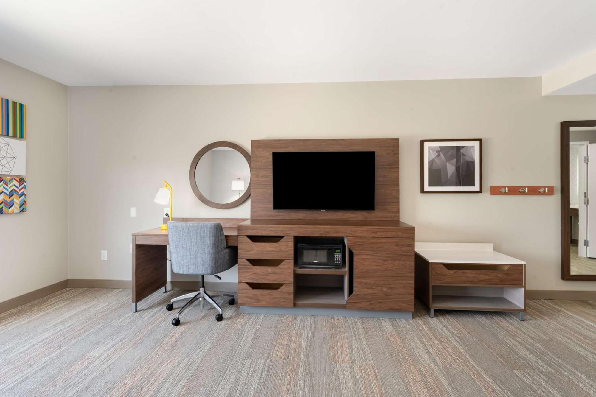 Queen Room with Two Queen Beds - Mobility Accessible/Non-Smoking