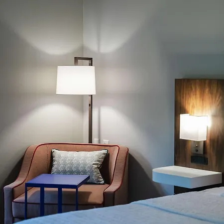Hampton Inn Milford-3